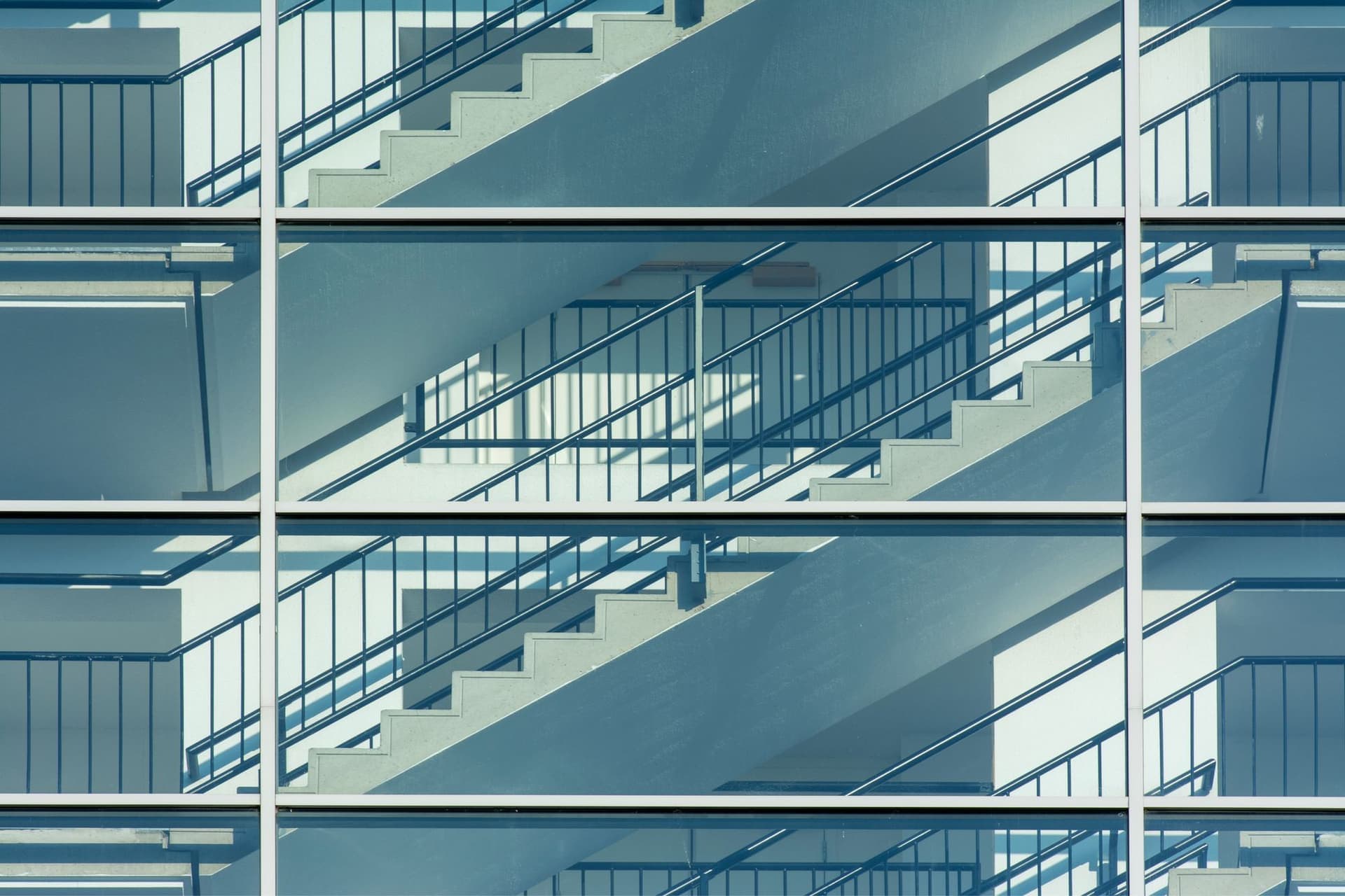 The glass and aluminium facade in detail